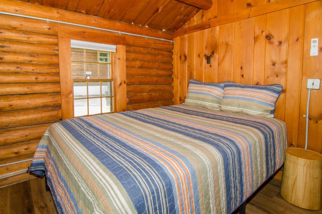 Mountain Lake Cottages Westmore Экстерьер фото