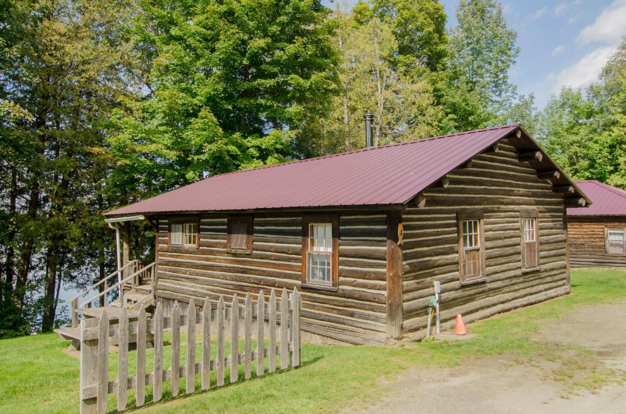 Mountain Lake Cottages Westmore Экстерьер фото